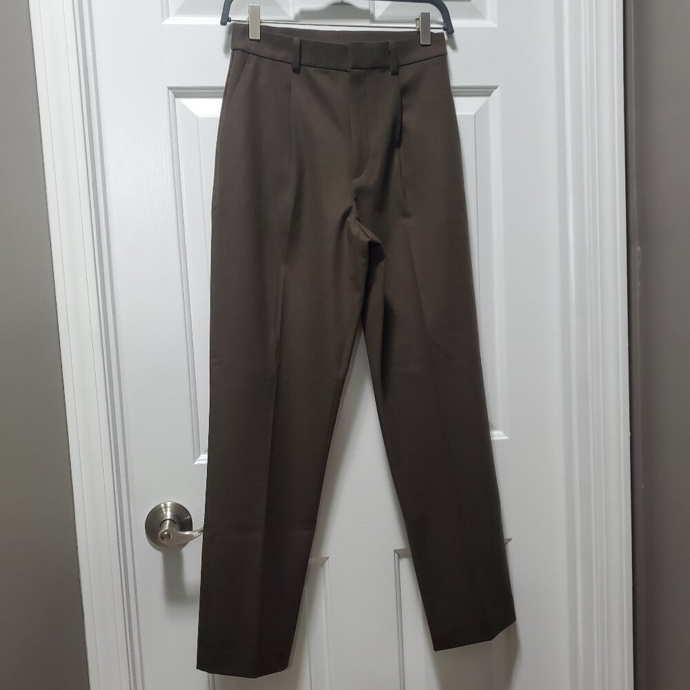 Uniqlo Heattech Pleated Olive Green Pants | Small